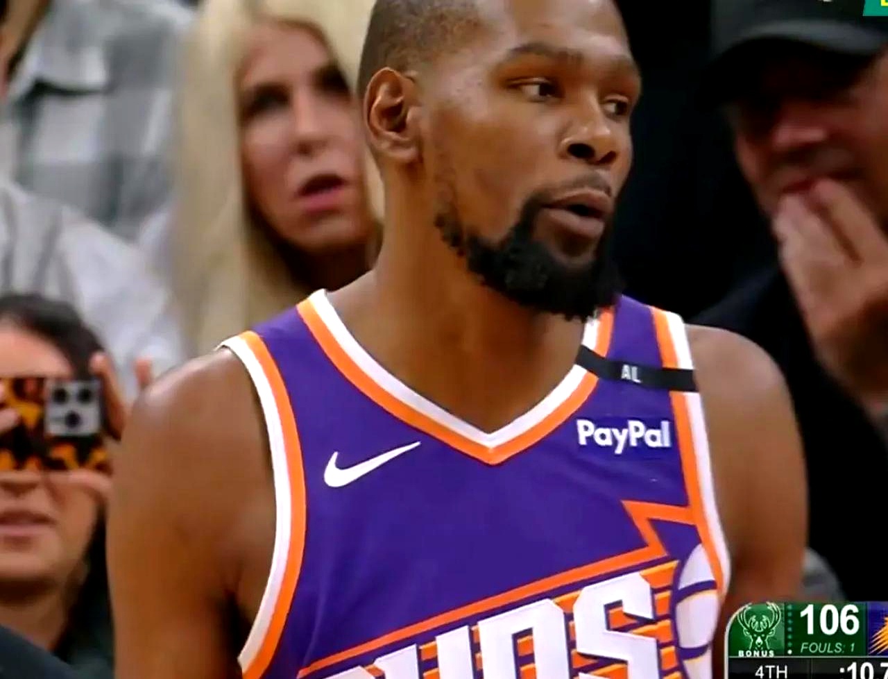 雄鹿B队险胜掘金,杜兰特爆发神勇的简单介绍 雄鹿B队险胜掘金,杜兰特爆发神勇的简单介绍