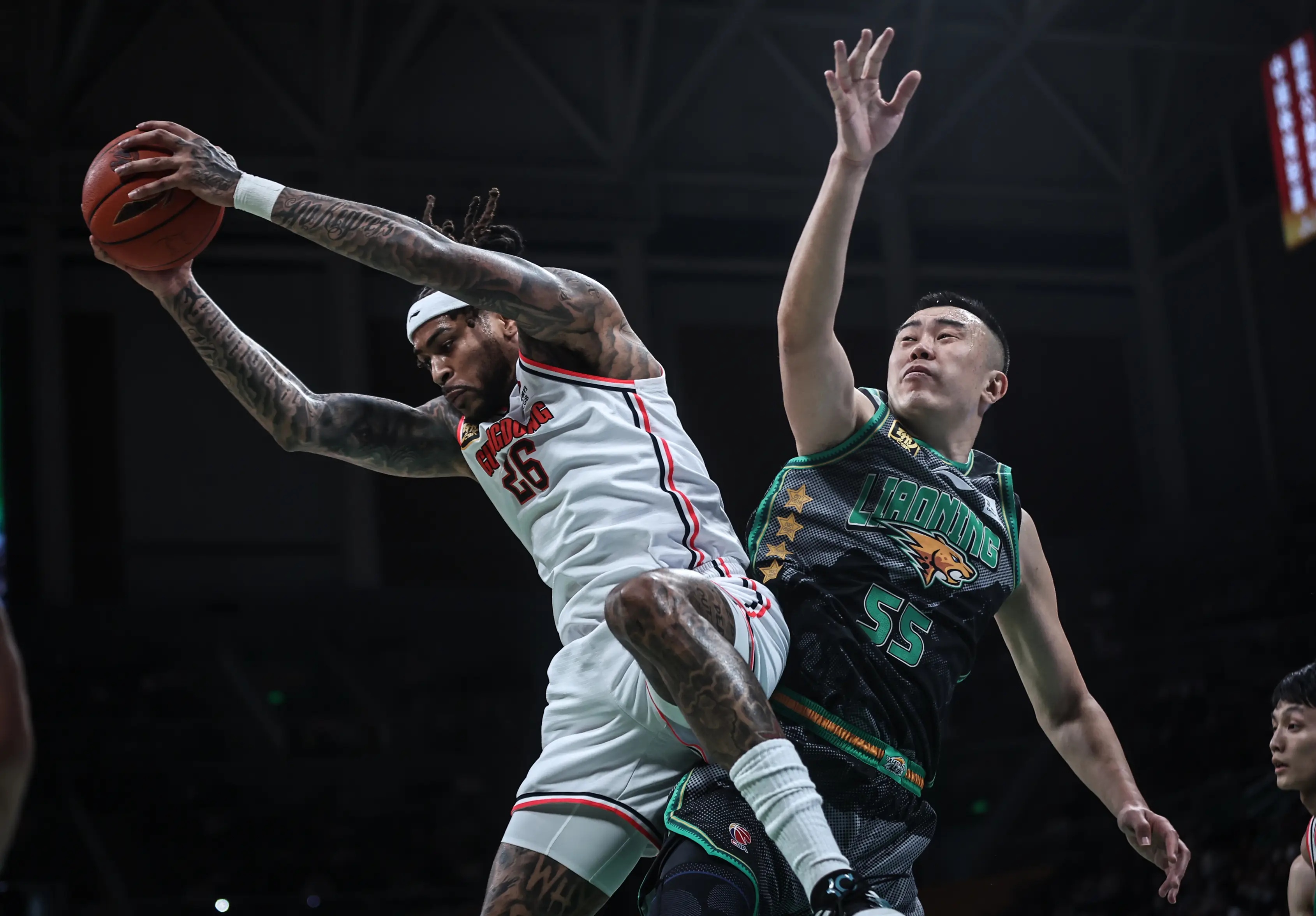 广东男篮遭遇困境,正面临技战术调整 广东男篮遭遇困境,正面临技战术调整