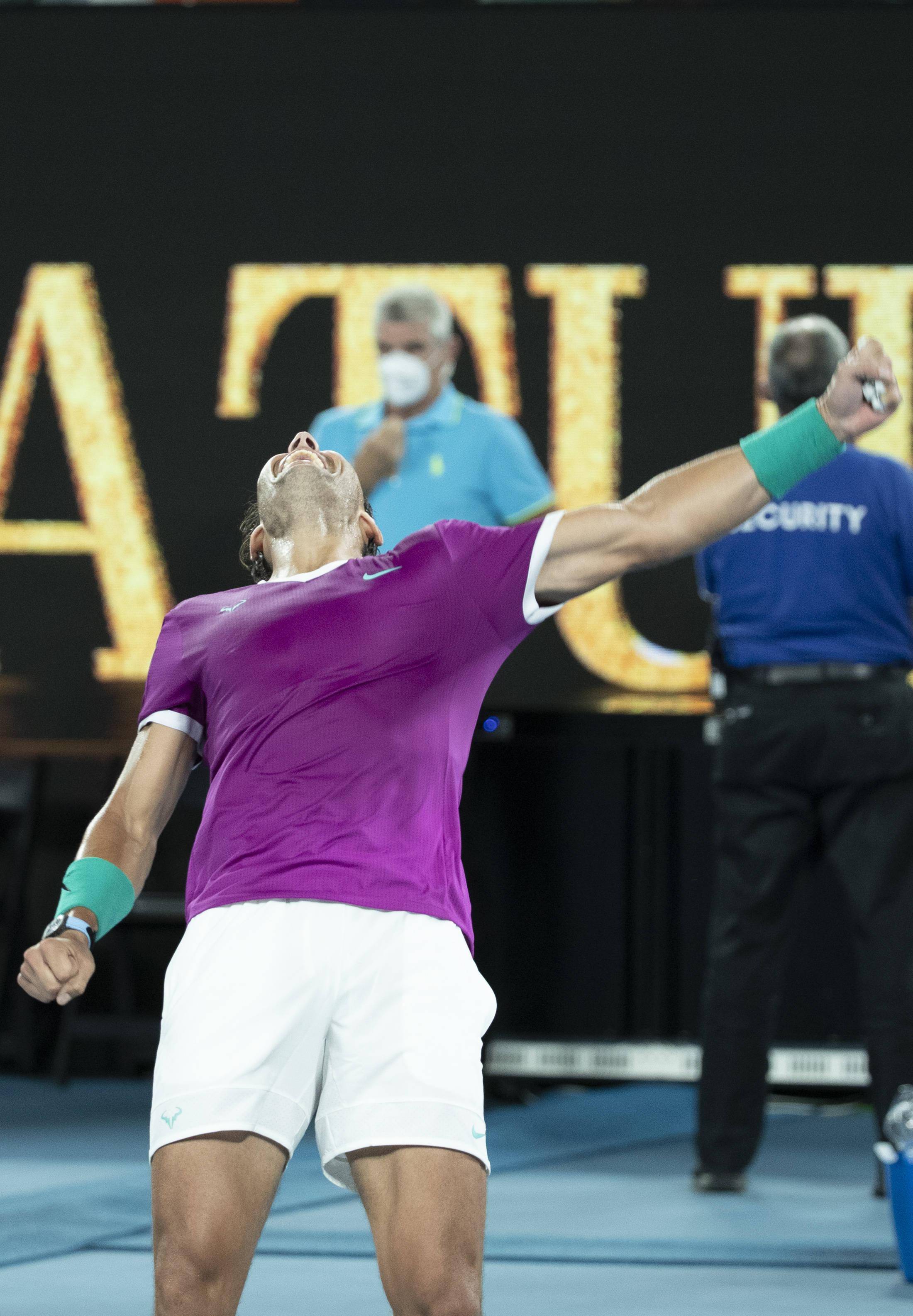 意大利网球队险胜澳大利亚网球队,纳达尔统治全场 意大利网球队险胜澳大利亚网球队,纳达尔统治全场