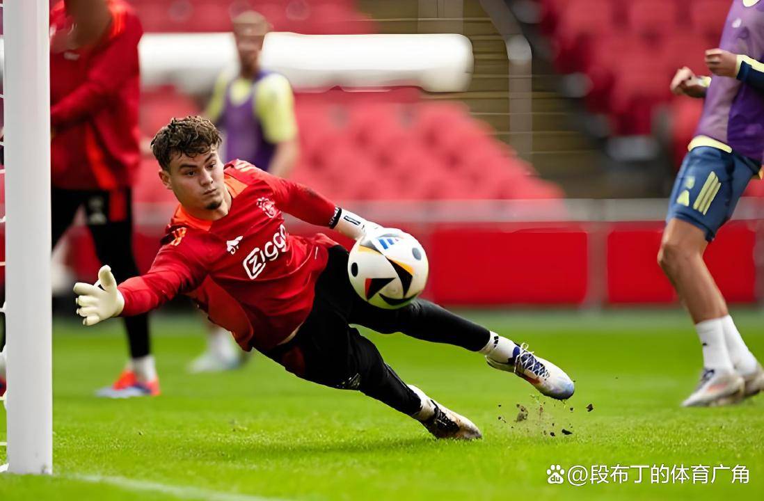 阿贾克斯胜负难分,拼搏晋级八强的简单介绍 阿贾克斯胜负难分,拼搏晋级八强的简单介绍