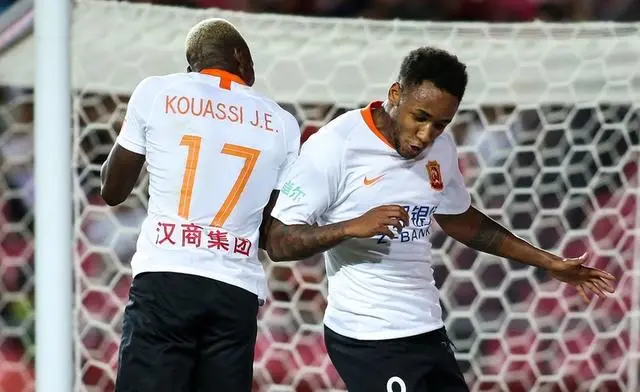 上港客场击败富力,积分榜稳居第二 上港客场击败富力,积分榜稳居第二