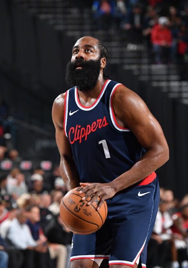 开云体育app-哈登大师级表现，火箭逆袭击败活塞终结三连败