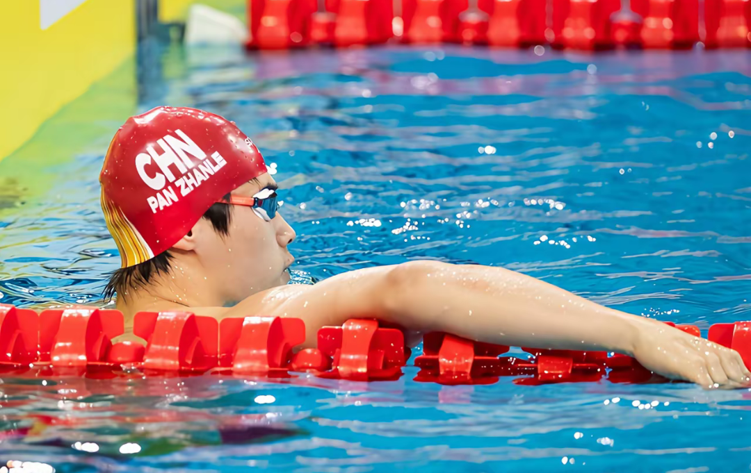 泰国选手打破游泳新世界纪录 泰国选手打破游泳新世界纪录