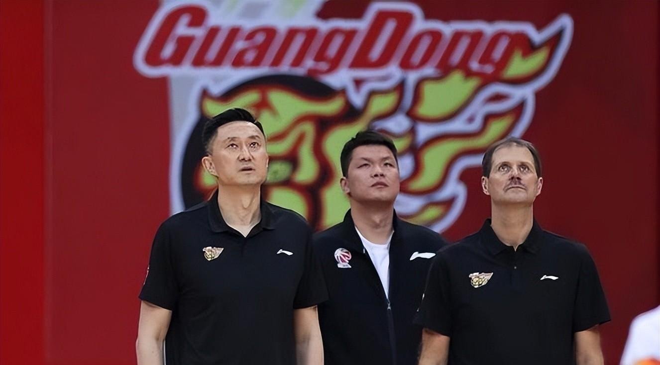 关于重要球员受伤低迷，球队如何应对？的信息