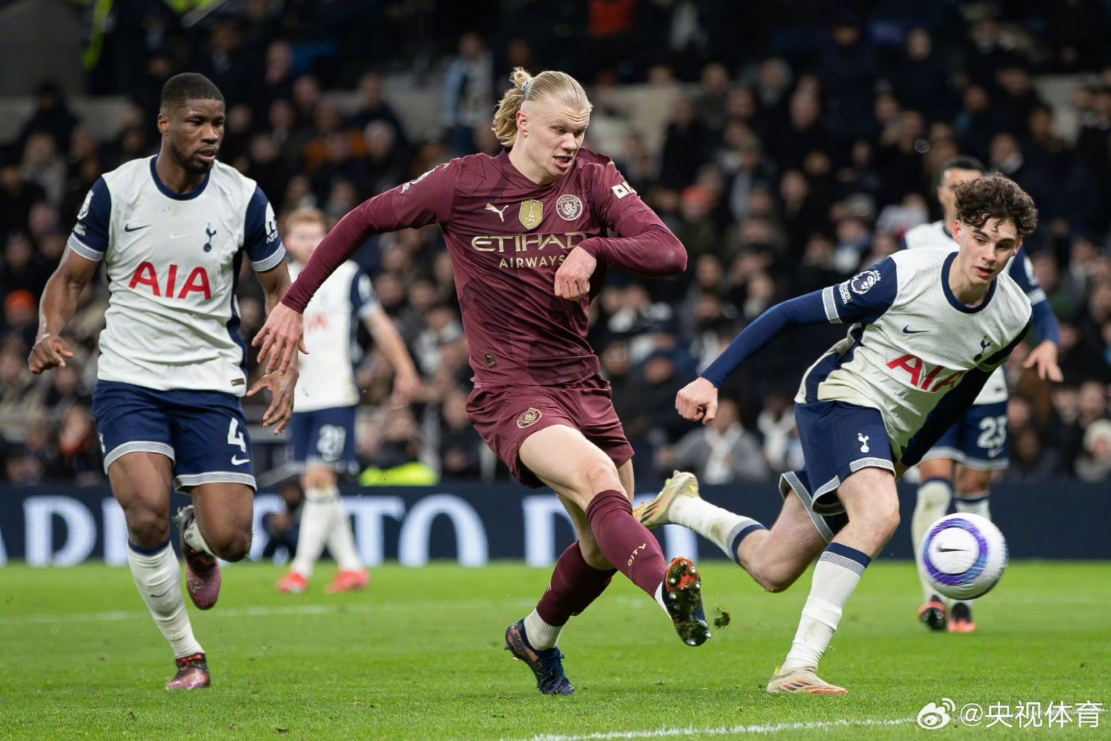 曼城客场大胜阿森纳，取得四连胜