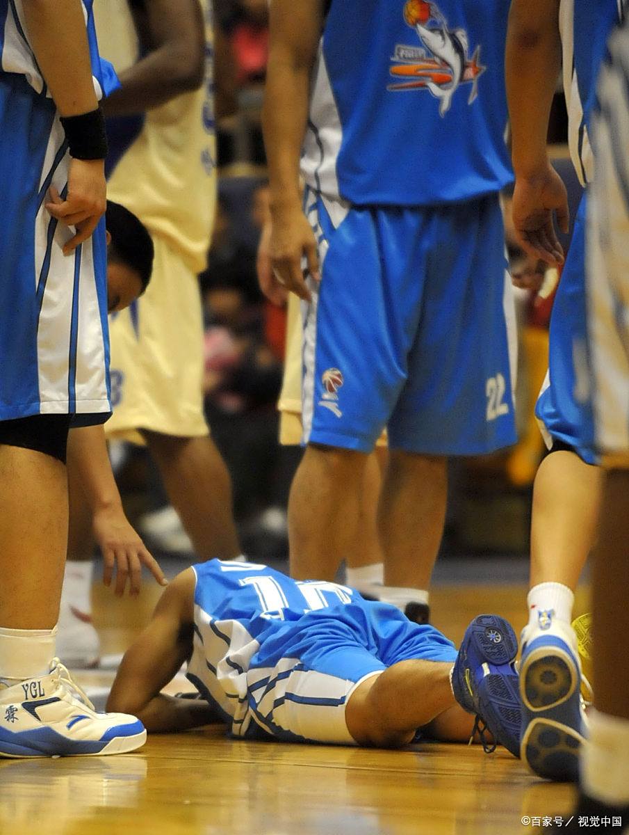 球员累积伤病，对即将进行的比赛构成威胁
