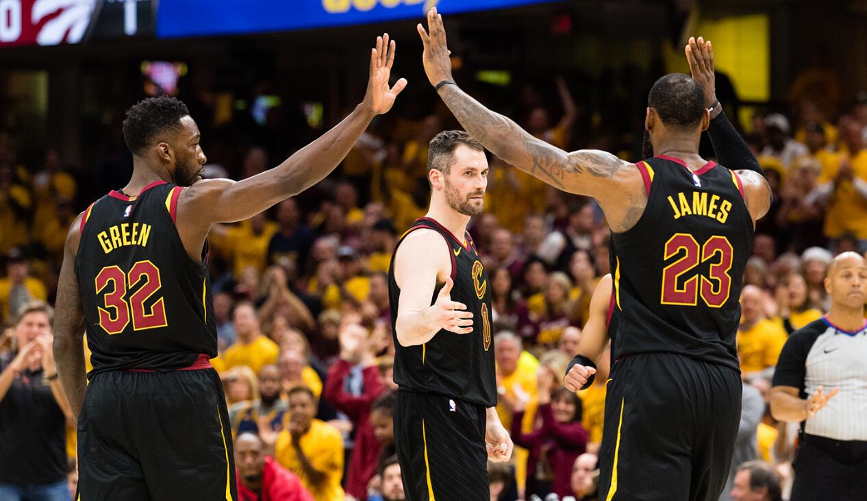 包含麦基成绊脚石，凯尔特人胜鹈鹕居东部首位的词条