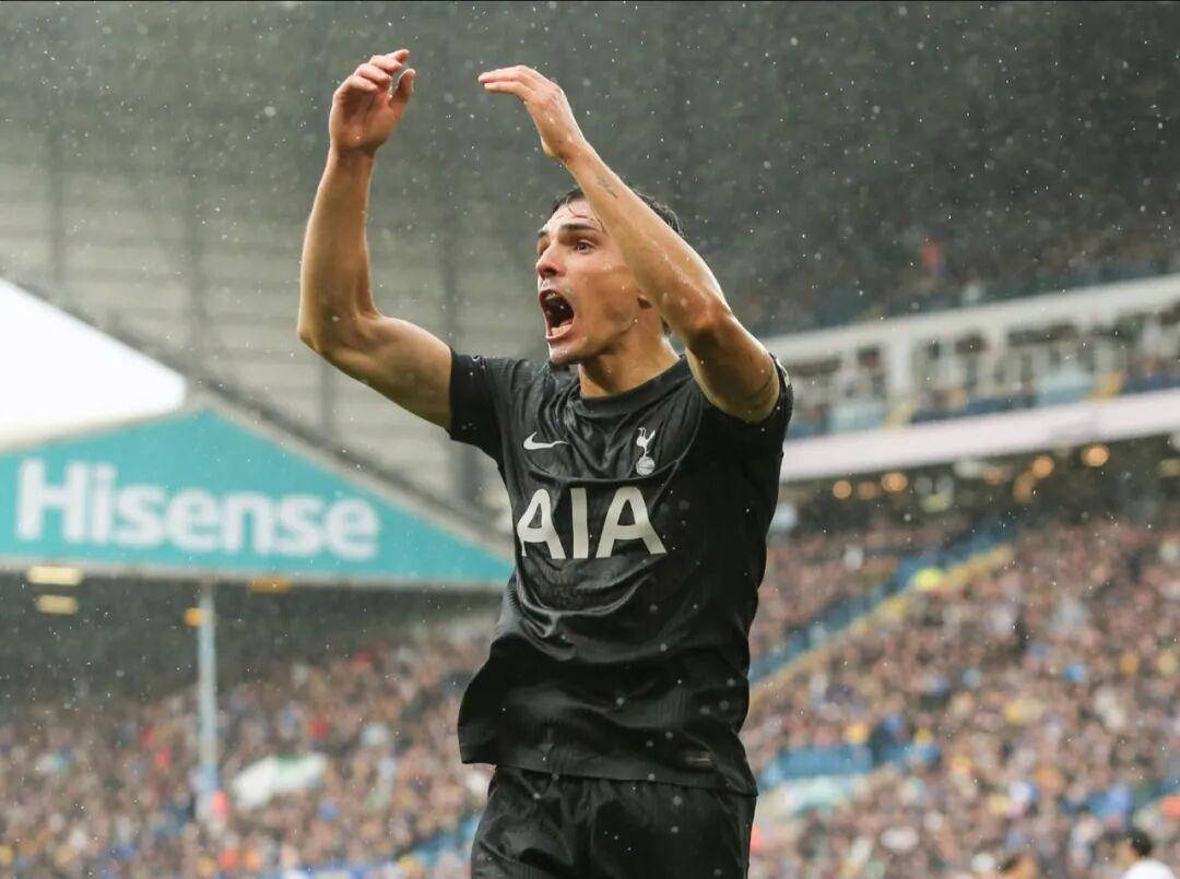 巴黎鏖战切尔西，莱万刷新纪录的简单介绍