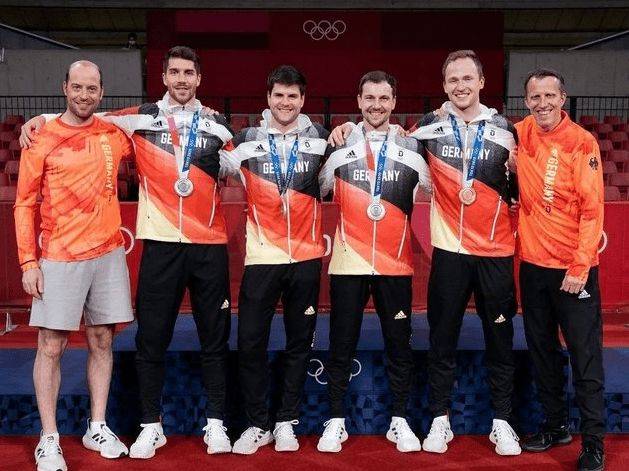 开云体育在线-法国队险胜瑞典队，奥恰洛夫带队取胜