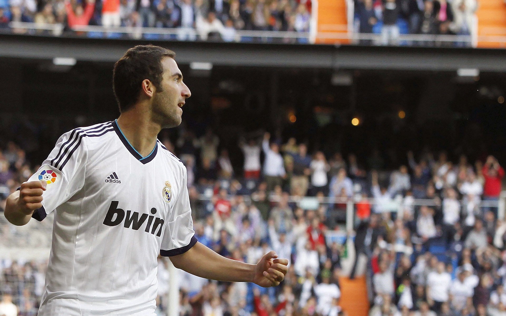 奥纳纳一箭穿心，当多特蒙德的黄色城墙撞上尤文的黑色玄铁